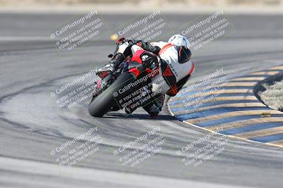 media/Dec-01-2025-Moto Forza (Mon) [[2daa91e15f]]/1-Advanced Group/Session 2 Turn 11 Backside/